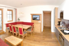 Tarlack_Appartments_Leogang_Dreizint_Appartement3-Wohnzimmer