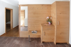 Tarlack_Appartments_Leogang_Fahnenkoepfl_Appartement1-Garderobe